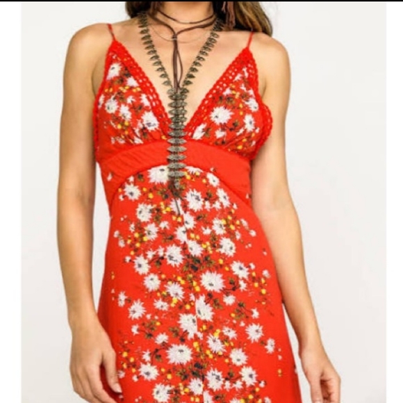 Free People Paradise Print Red Maxi Dress Sm NWT - Picture 6 of 13